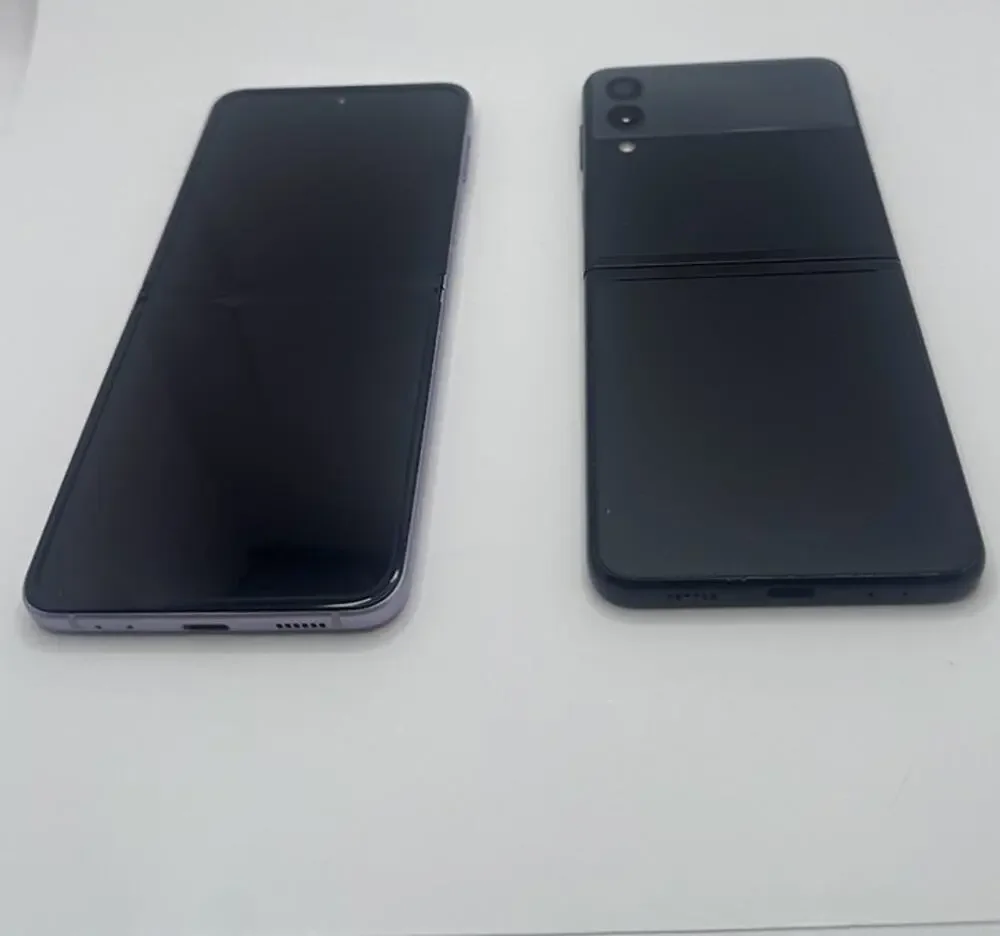 Buy 2 Get $420 Samsung Galaxy Z Flip3 Unlocked (Originally Verizon)